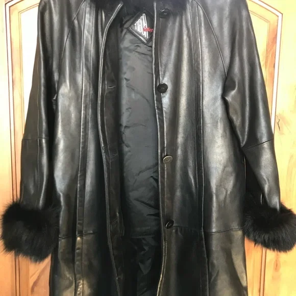 Ladies Black leather dress coat with fur